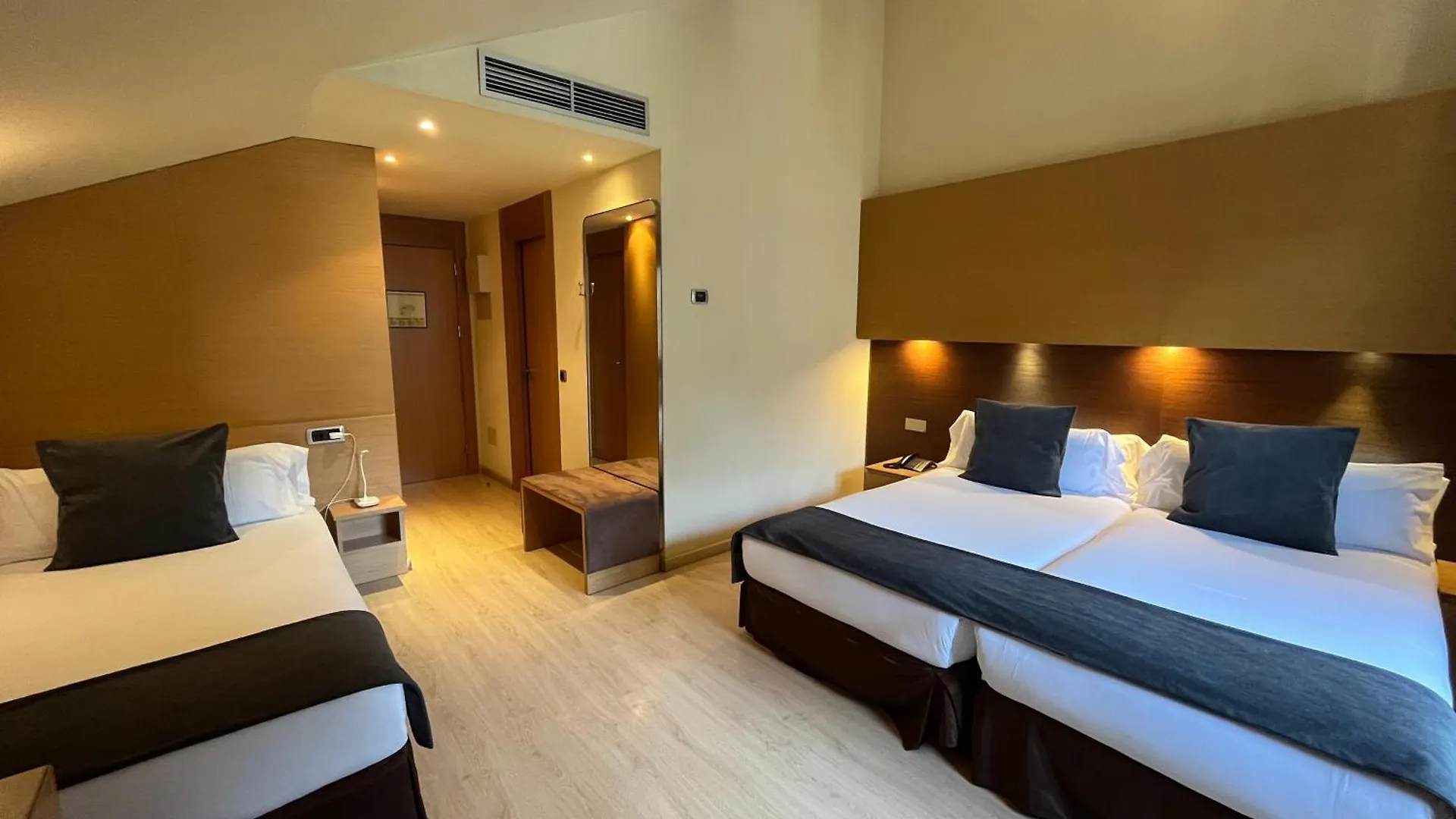 Wuau! Hotel Galanthus & Spa 카닐료 4*,  안도라
