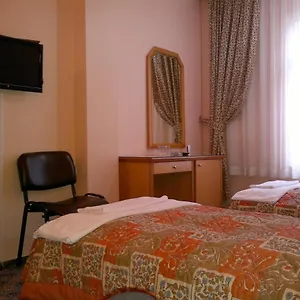 yalta-hotel.istanbul-turkeyhotels.com/